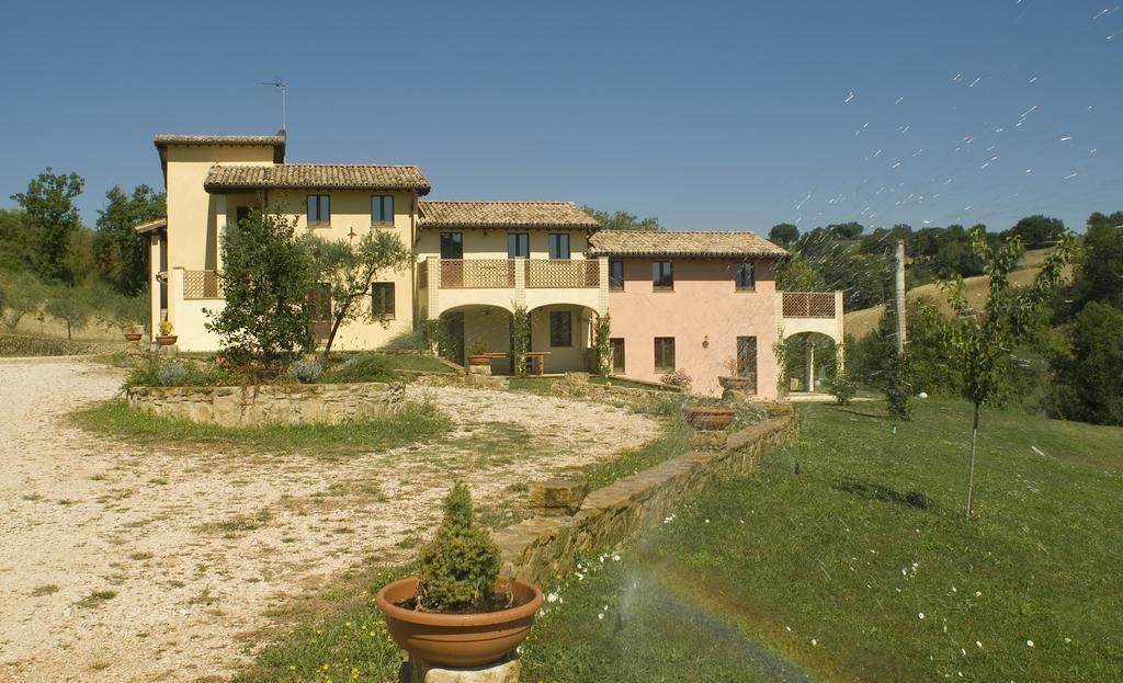 Borgo Le Capannelle Aparthotel Castel Ritaldi Buitenkant foto